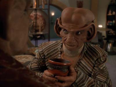 Star Trek: Deep Space Nine Screencaps "Family Business" (S3:E23)