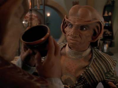 Star Trek: Deep Space Nine Screencaps "Family Business" (S3:E23)