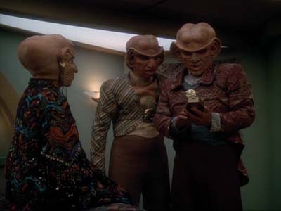 Star Trek: Deep Space Nine Screencaps "Family Business" (S3:E23)