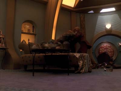 Star Trek: Deep Space Nine Screencaps "Family Business" (S3:E23)