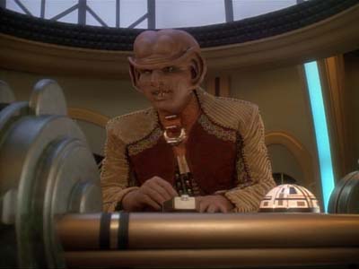 Star Trek: Deep Space Nine Screencaps "Family Business" (S3:E23)