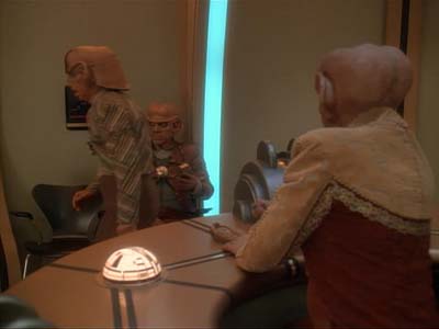 Star Trek: Deep Space Nine Screencaps "Family Business" (S3:E23)