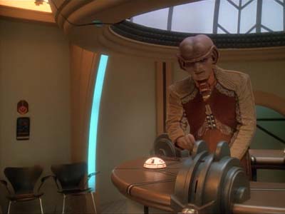 Star Trek: Deep Space Nine Screencaps "Family Business" (S3:E23)