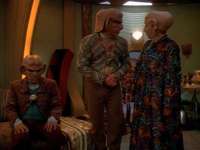 Star Trek: Deep Space Nine Screencaps "Family Business" (S3:E23)
