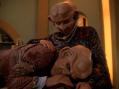 Star Trek: Deep Space Nine Screencaps "Family Business" (S3:E23)