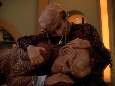 Star Trek: Deep Space Nine Screencaps "Family Business" (S3:E23)