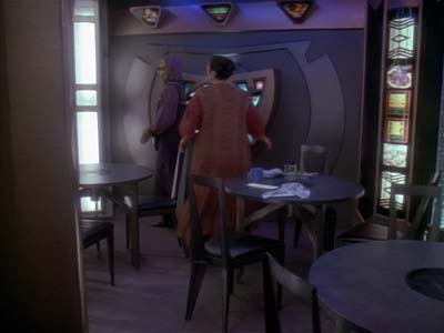 Star Trek: Deep Space Nine Screencaps "Family Business" (S3:E23)