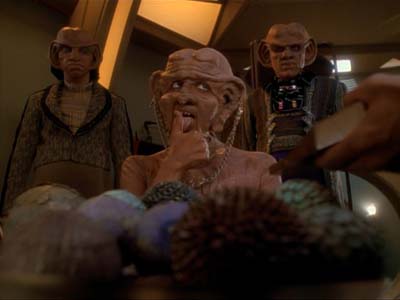 Star Trek: Deep Space Nine Screencaps "Family Business" (S3:E23)