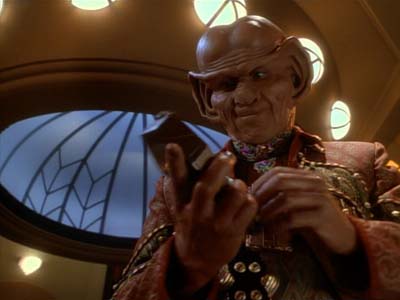 Star Trek: Deep Space Nine Screencaps "Family Business" (S3:E23)