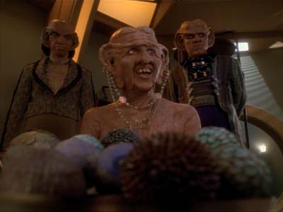 Star Trek: Deep Space Nine Screencaps "Family Business" (S3:E23)