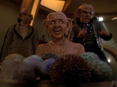 Star Trek: Deep Space Nine Screencaps "Family Business" (S3:E23)