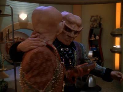 Star Trek: Deep Space Nine Screencaps "Family Business" (S3:E23)