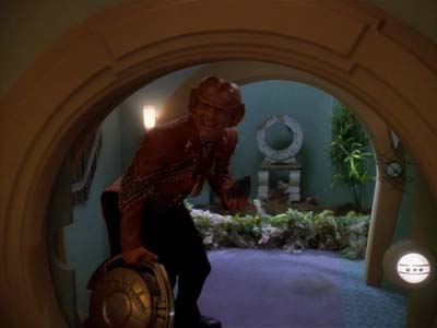 Star Trek: Deep Space Nine Screencaps "Family Business" (S3:E23)
