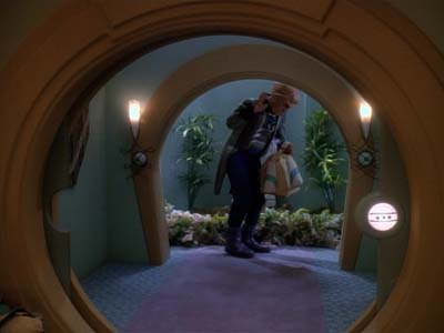 Star Trek: Deep Space Nine Screencaps "Family Business" (S3:E23)