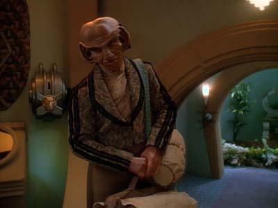 Star Trek: Deep Space Nine Screencaps "Family Business" (S3:E23)