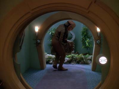 Star Trek: Deep Space Nine Screencaps "Family Business" (S3:E23)