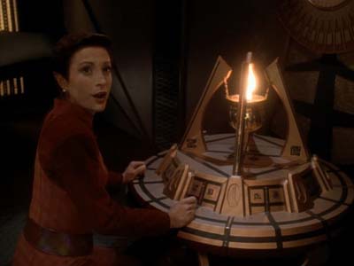 Star Trek: Deep Space Nine Screencaps "Shakaar" (S3:E24)
