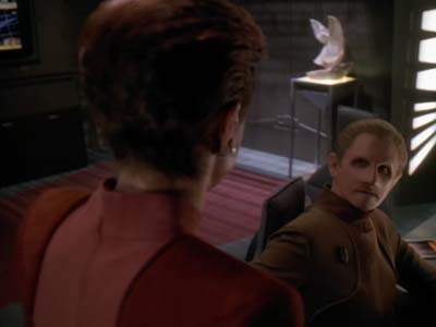 Star Trek: Deep Space Nine Screencaps "Shakaar" (S3:E24)