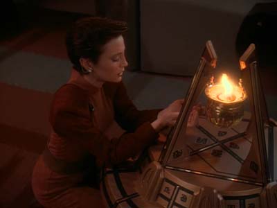 Star Trek: Deep Space Nine Screencaps "Shakaar" (S3:E24)