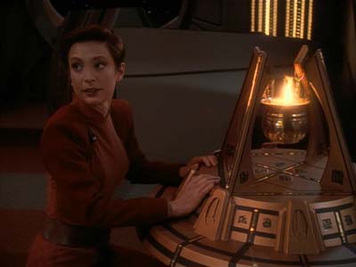 Star Trek: Deep Space Nine Screencaps "Shakaar" (S3:E24)