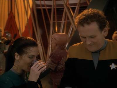 Star Trek: Deep Space Nine Screencaps "Shakaar" (S3:E24)
