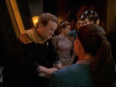 Star Trek: Deep Space Nine Screencaps "Shakaar" (S3:E24)