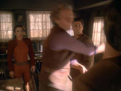Star Trek: Deep Space Nine Screencaps "Shakaar" (S3:E24)