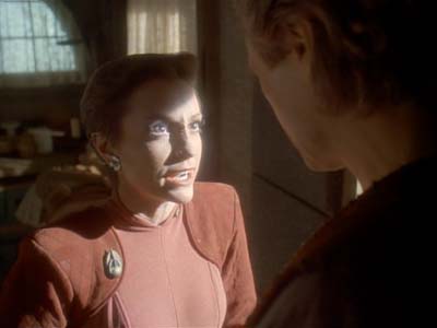 Star Trek: Deep Space Nine Screencaps "Shakaar" (S3:E24)