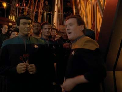 Star Trek: Deep Space Nine Screencaps "Shakaar" (S3:E24)