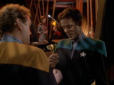 Star Trek: Deep Space Nine Screencaps "Shakaar" (S3:E24)