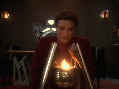 Star Trek: Deep Space Nine Screencaps "Shakaar" (S3:E24)