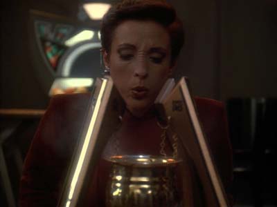 Star Trek: Deep Space Nine Screencaps "Shakaar" (S3:E24)