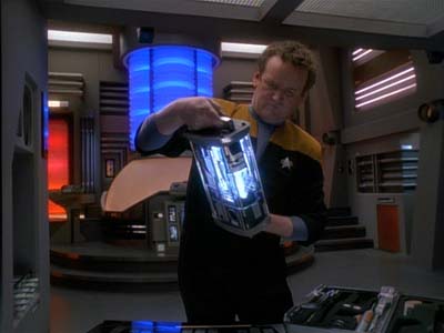 Star Trek: Deep Space Nine Screencaps "The Adversary" (S3:E26)