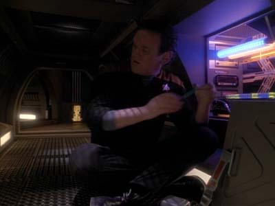 Star Trek: Deep Space Nine Screencaps "The Adversary" (S3:E26)