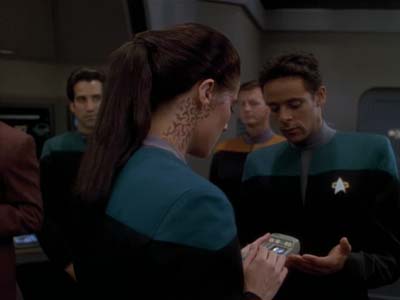 Star Trek: Deep Space Nine Screencaps "The Adversary" (S3:E26)