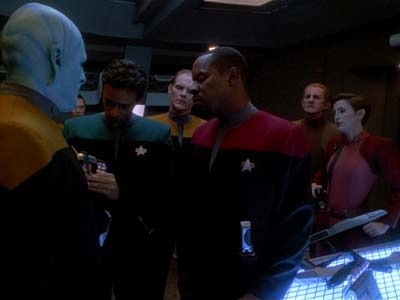 Star Trek: Deep Space Nine Screencaps "The Adversary" (S3:E26)