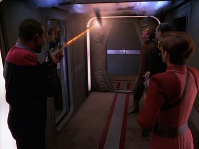 Star Trek: Deep Space Nine Screencaps "The Adversary" (S3:E26)