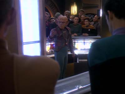Star Trek: Deep Space Nine Screencaps "The House of Quark" (S3:E3)