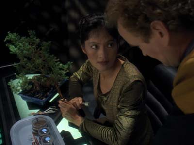 Star Trek: Deep Space Nine Screencaps "The House of Quark" (S3:E3)
