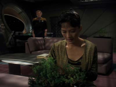 Star Trek: Deep Space Nine Screencaps "The House of Quark" (S3:E3)