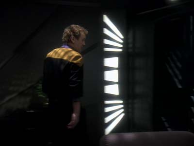 Star Trek: Deep Space Nine Screencaps "The House of Quark" (S3:E3)
