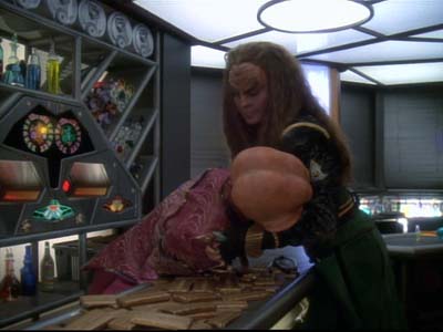 Star Trek: Deep Space Nine Screencaps "The House of Quark" (S3:E3)