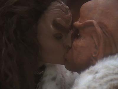 Star Trek: Deep Space Nine Screencaps "The House of Quark" (S3:E3)