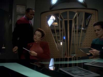 Star Trek: Deep Space Nine Screencaps "The House of Quark" (S3:E3)