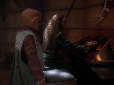 Star Trek: Deep Space Nine Screencaps "The House of Quark" (S3:E3)