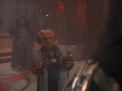 Star Trek: Deep Space Nine Screencaps "The House of Quark" (S3:E3)