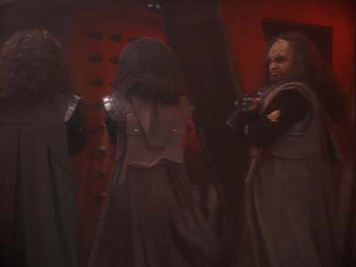 Star Trek: Deep Space Nine Screencaps "The House of Quark" (S3:E3)