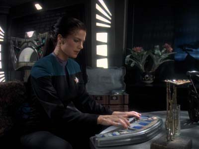 Star Trek: Deep Space Nine Screencaps "Equilbrium" (S3:E4)
