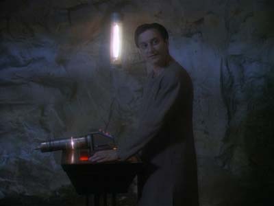 Star Trek: Deep Space Nine Screencaps "Equilbrium" (S3:E4)