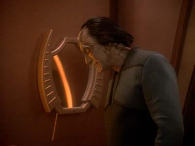 Star Trek: Deep Space Nine Screencaps "Second Skin" (S3:E5)